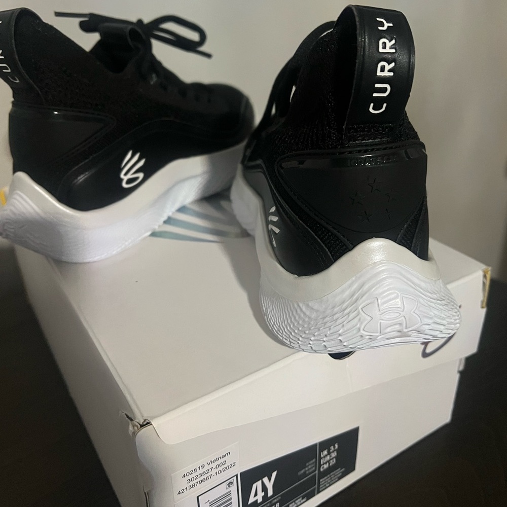 Under Armour GS Curry 8